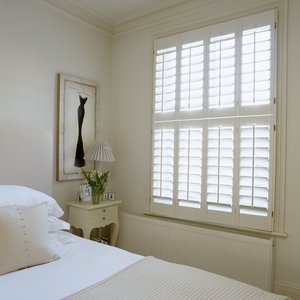 plantation-painted-Tier-on-Tier-bedroom-shutters