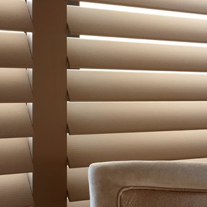 petrus-shutters-leather