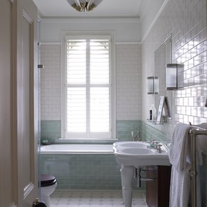 chiswick-bathroom-shutters