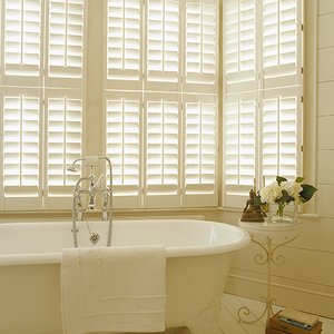 Tier-on-Tier-bathroom-shutters