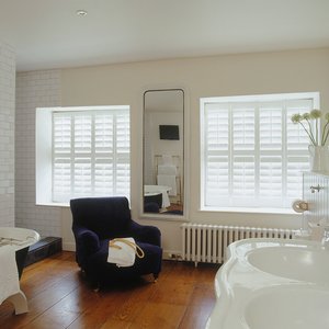 interior-bathroom-shutters