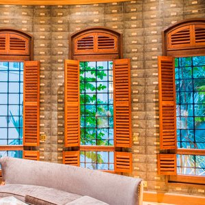 cedar-living-room-shutters