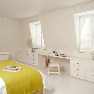 bedroom-plantation-shutters