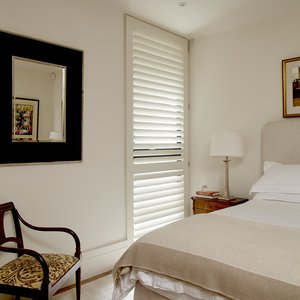 bedroom-door-shutters