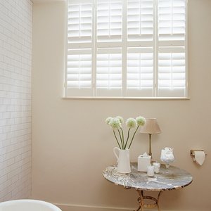 plantation-bathroom-shutters