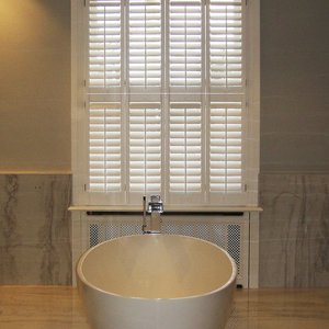 bathroom-wood-shutters