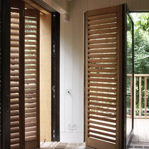 cdear_soho_shutters_image_TNESC