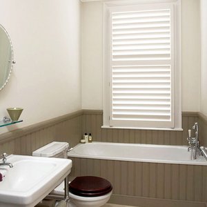 wooden-shutters-bathroom