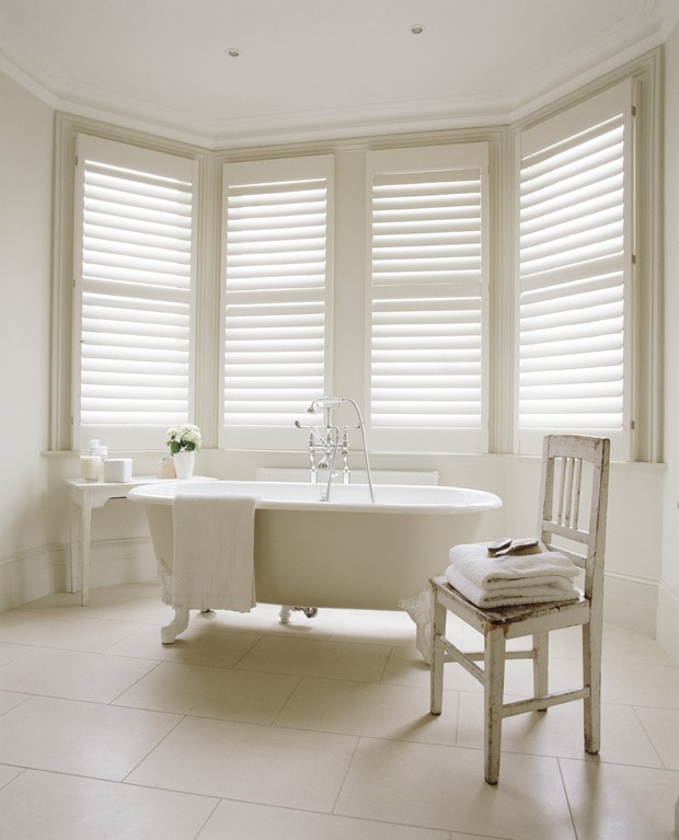 Manhattan design, full height shutters